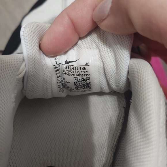 WOMENS NIKE AIR MAX CORRELATE [SIZE 7] WHITE/BLACK/GREEN [511417-136] - Picture 6 of 7